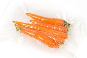 store-fresh-picked-carrots